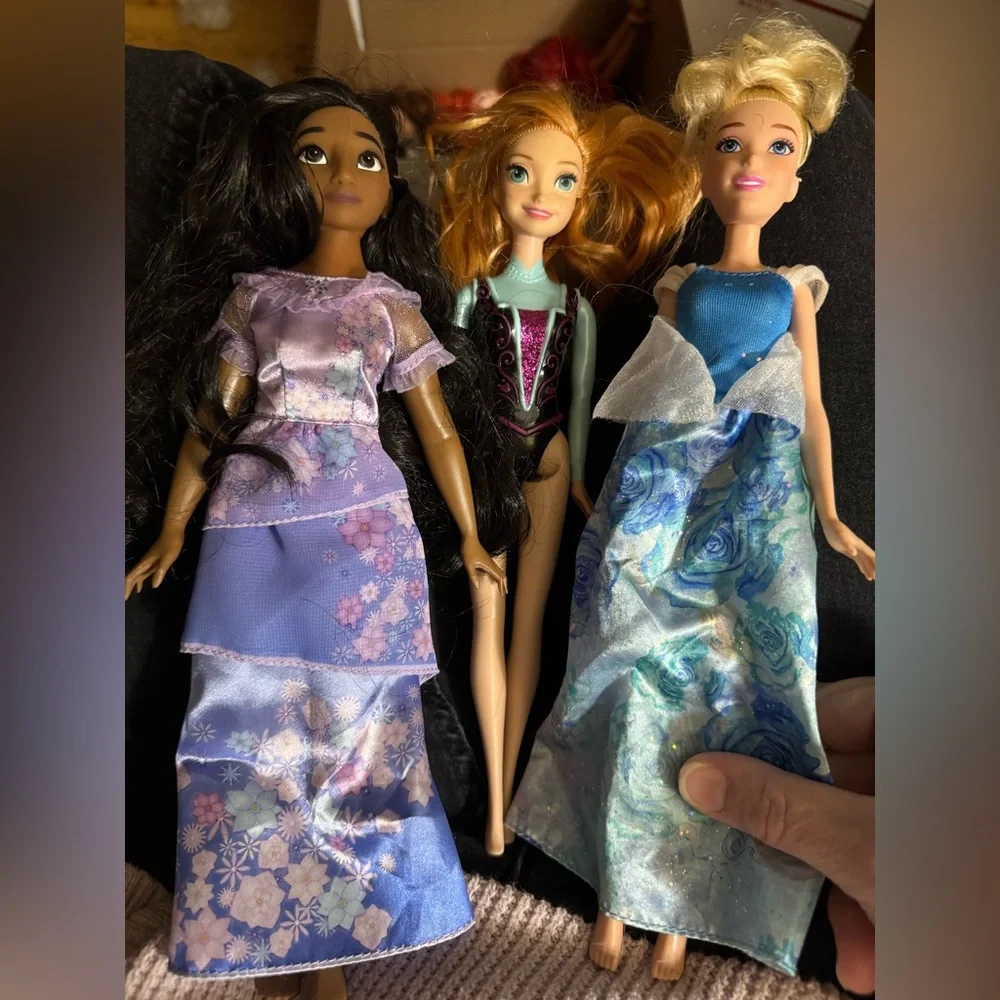 15‎ Disney Barbie’s